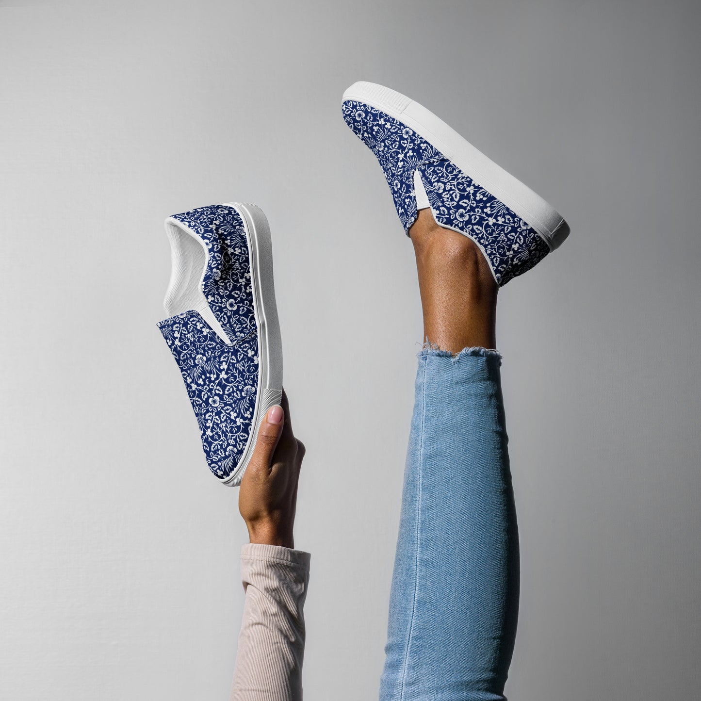 William Morris print women’s slip-on canvas sneakers